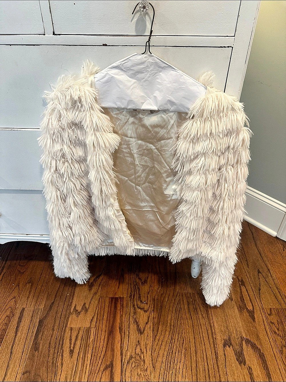 Oddiard State Faux-Fur Jacket in White Size Medium Like New